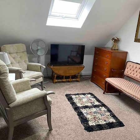 Helens Haven First Floor Apartment Via Stairs 普雷斯顿 外观 照片